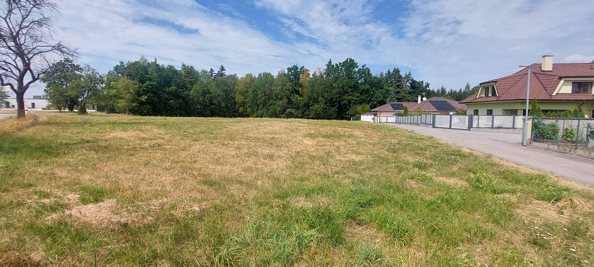 Prodej stavebního pozemku 2 002 m²