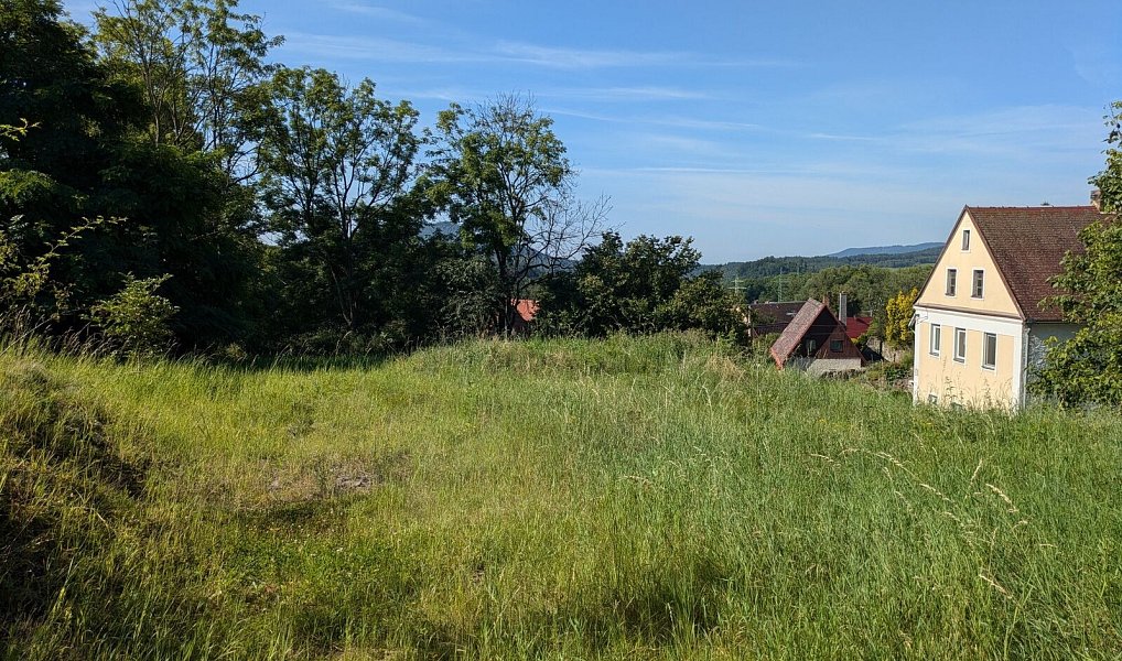 Prodej stavebního pozemku 823 m², Lovečkovice – náhled fotky 3