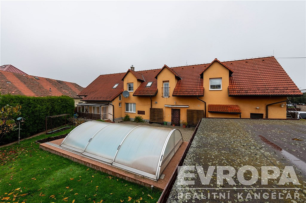 Prodej domu 400 m² s pozemkem 739 m²