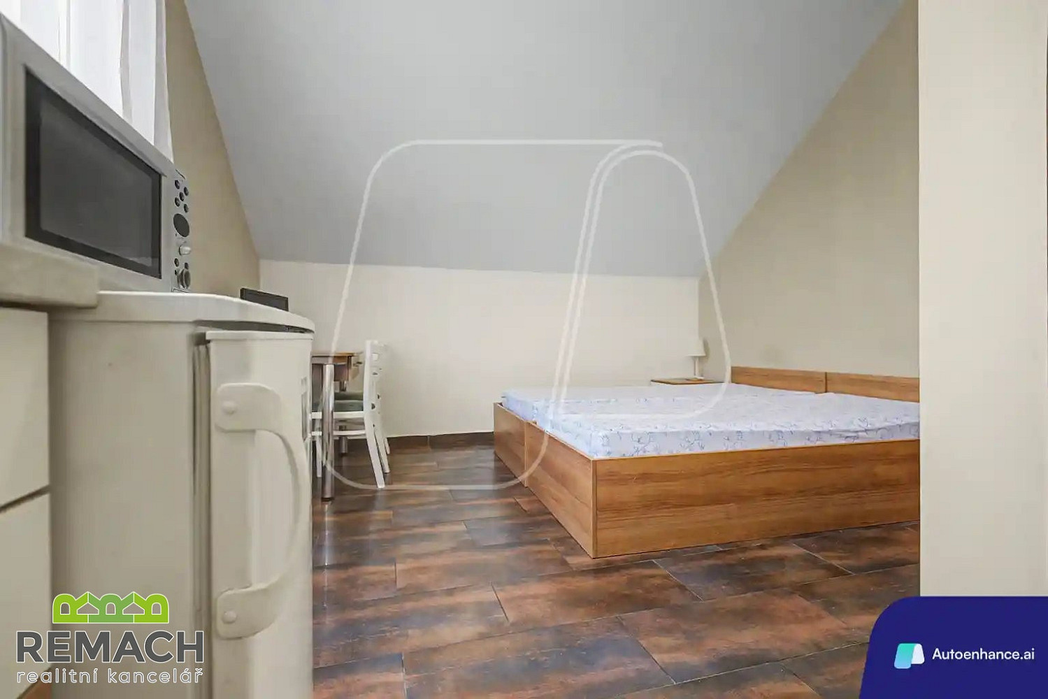 Pronájem bytu 1+kk 25 m² – fotografie 4