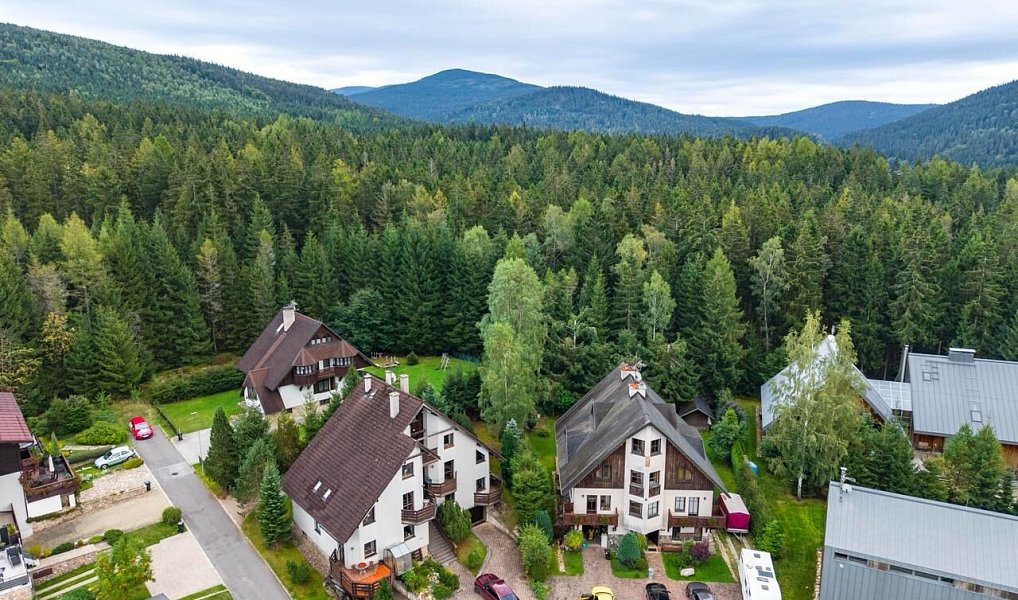 Prodej domu 239 m² s pozemkem 404 m², Harrachov – náhled fotky 2