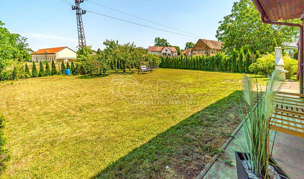 Prodej domu 209 m² s pozemkem 1 132 m², Zlosyň – náhled fotky 27