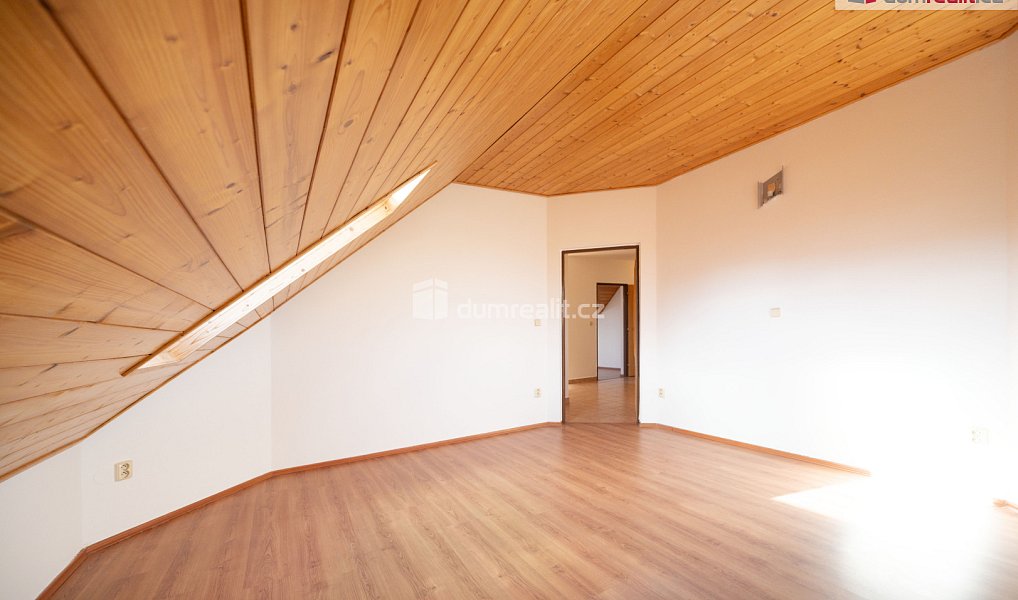 Prodej domu 253 m² s pozemkem 2 075 m², Dolní Třebonín – náhled fotky 39