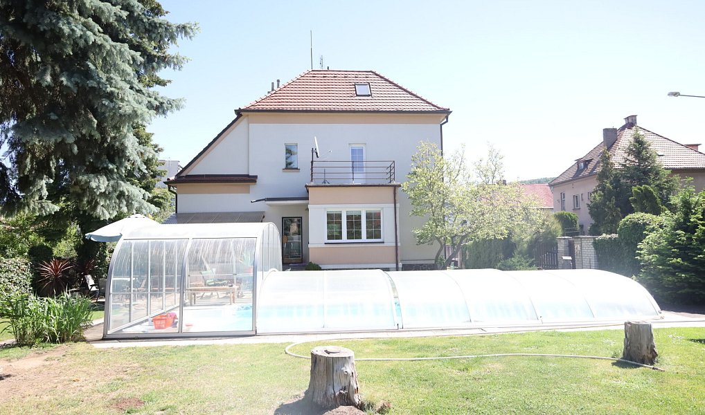 Prodej domu 280 m² s pozemkem 836 m², Praha – náhled fotky 2