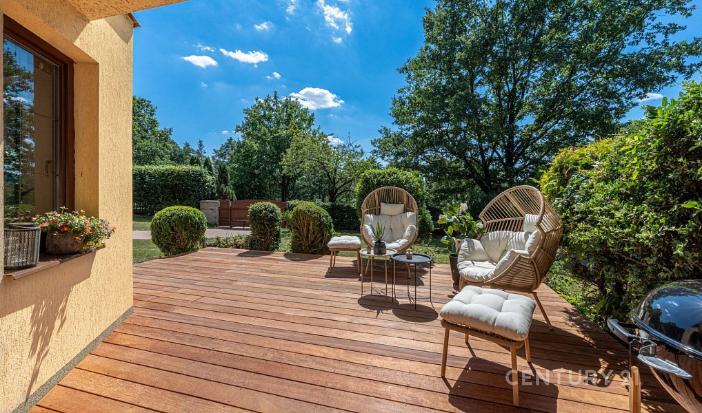 Prodej domu 185 m² s pozemkem 1 343 m², Benešov – náhled fotky 2