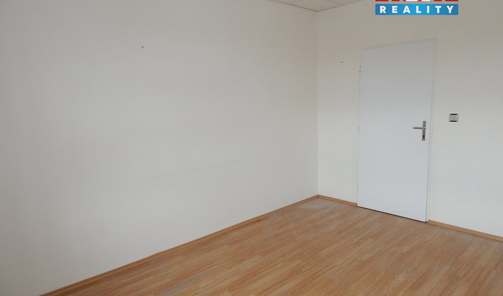 Pronájem kanceláře 16 m², Zlín – náhled fotky 3