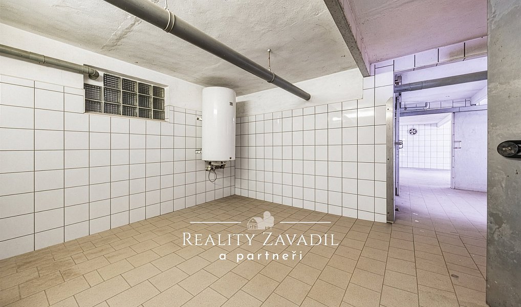 Prodej výrobních prostor 940 m², Koleč – náhled fotky 43