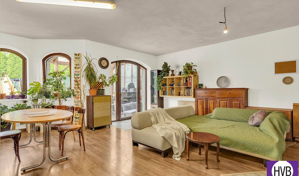Prodej domu 364 m² s pozemkem 927 m², Sibřina – náhled fotky 4