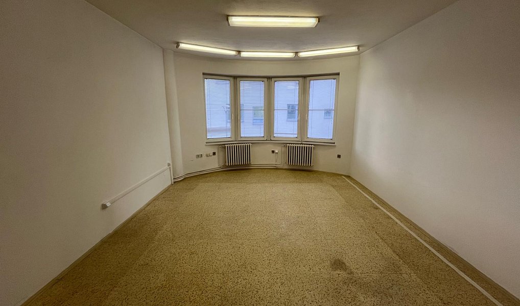 Pronájem kanceláře 30 m², Uherské Hradiště – náhled fotky 4