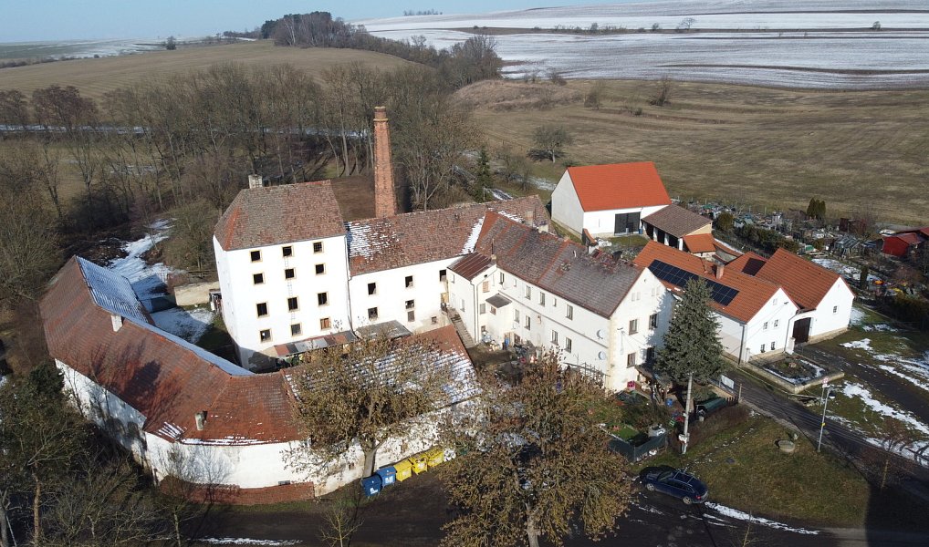 Prodej nájemního domu, činžáku 6 674 m², Královice – náhled fotky 2