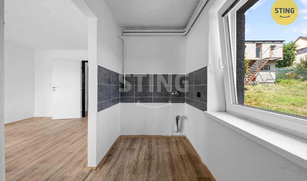 Prodej domu 220 m² s pozemkem 689 m², Dolní Lhota – náhled fotky 7