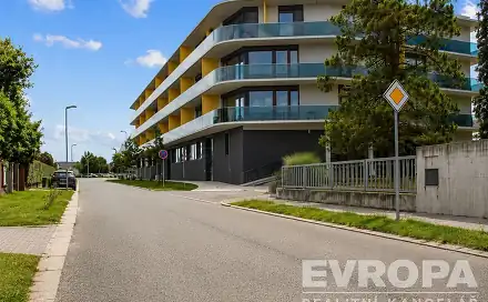 Pronájem bytu 2+kk 58 m², Pražská třída, Hradec Králové - Kukleny