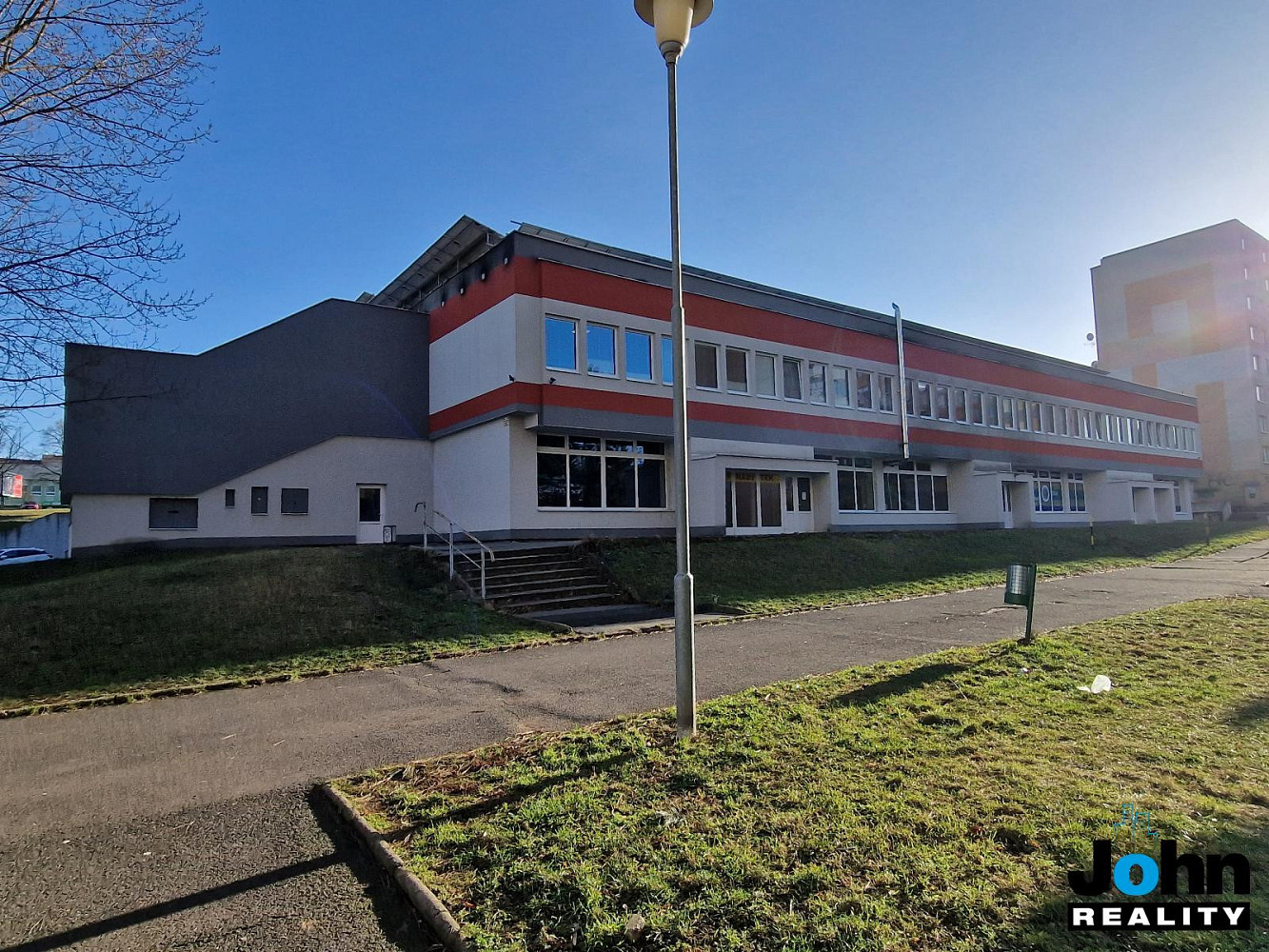 Pronájem obchodních prostor 473 m²