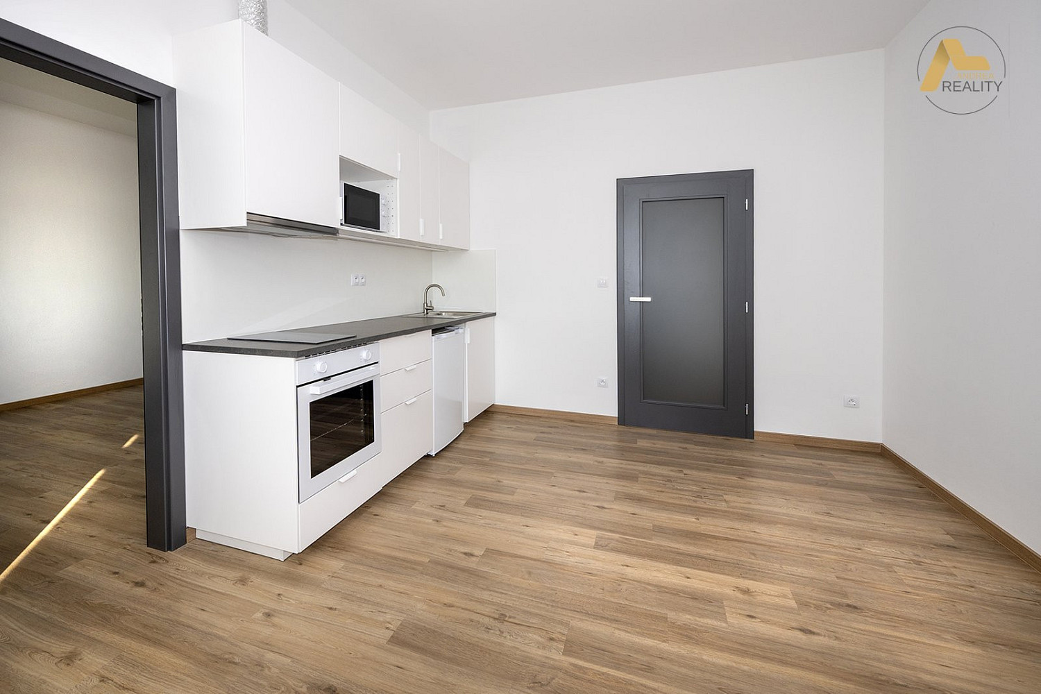 Pronájem bytu 2+kk 44 m² — photo 2