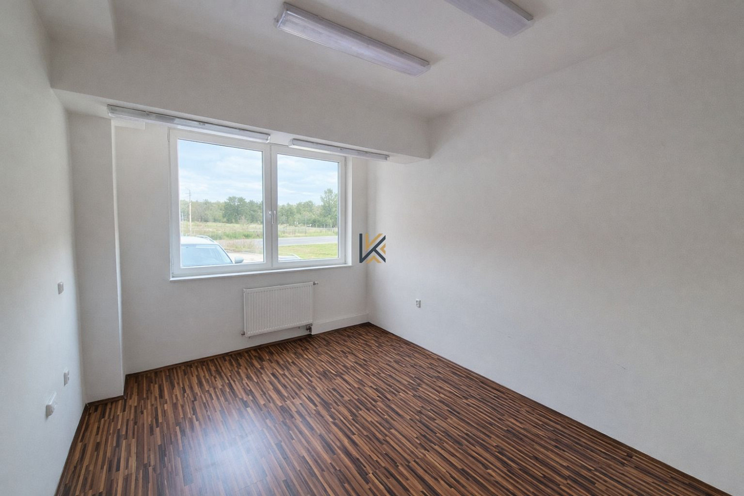 Pronájem kanceláře 407 m² – fotografie 5