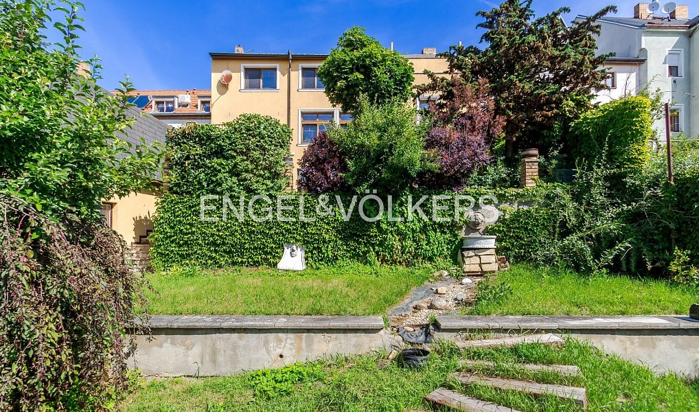 Prodej domu 324 m² s pozemkem 454 m², Praha – náhled fotky 2