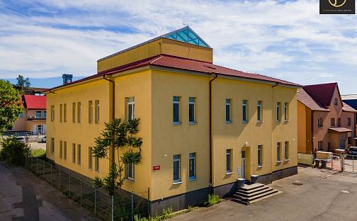 Pronájem kanceláře 785 m²