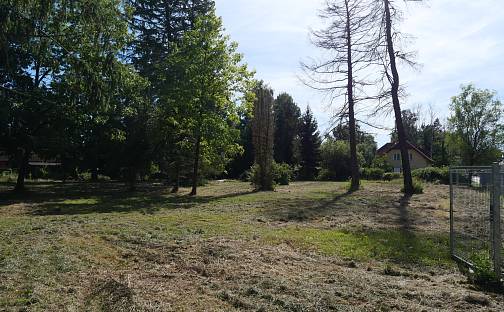 Prodej stavebního pozemku 1 500 m², Školní, Mukařov, okres Praha-východ