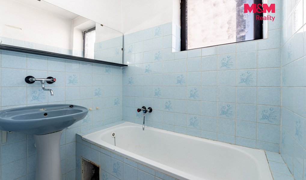Prodej domu 180 m² s pozemkem 466 m², Chvaletice – náhled fotky 16