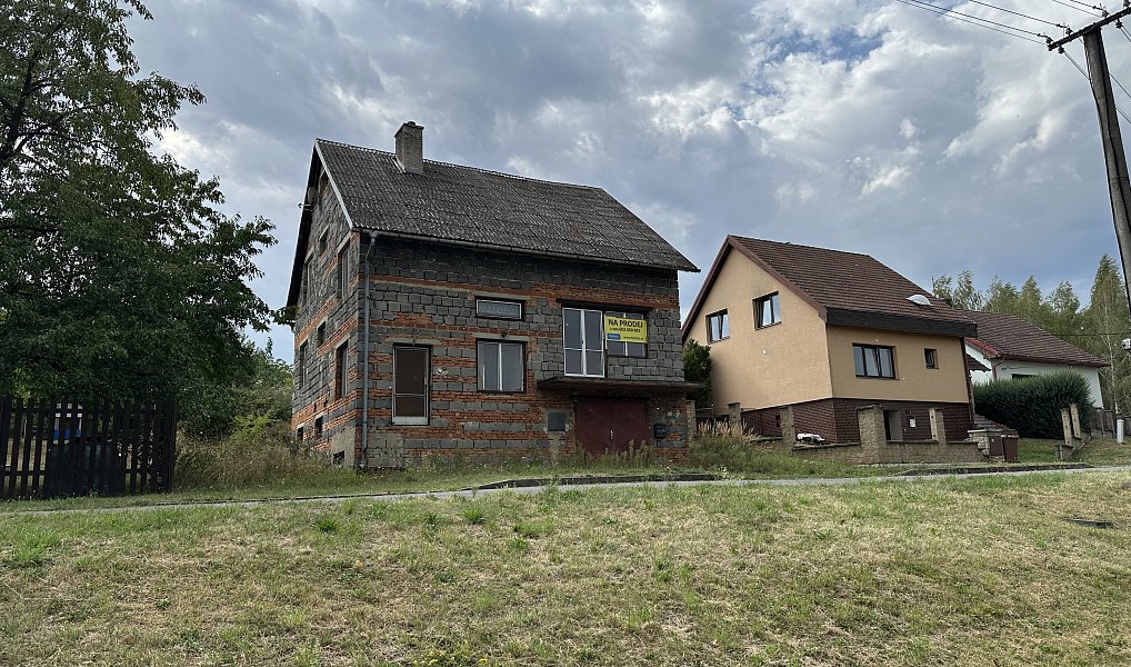 Prodej domu 257 m² s pozemkem 711 m², Bezuchov – náhled fotky 3