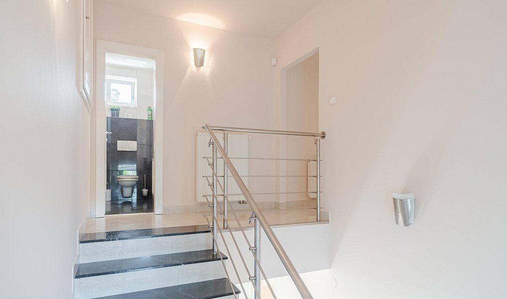 Pronájem domu 241 m², Benátky – náhled fotky 34