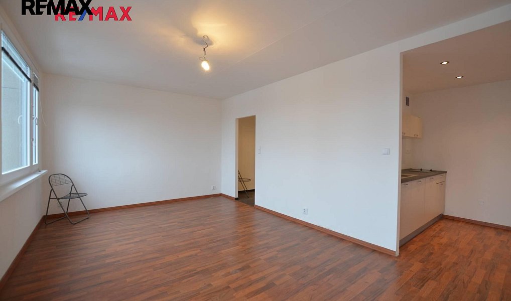 Prodej bytu 1+kk 33 m², Praha – náhled fotky 2
