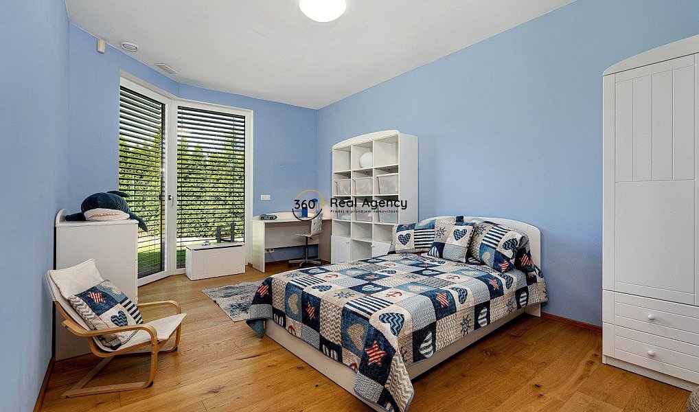 Prodej domu 214 m² s pozemkem 1 240 m², Trnová – náhled fotky 10