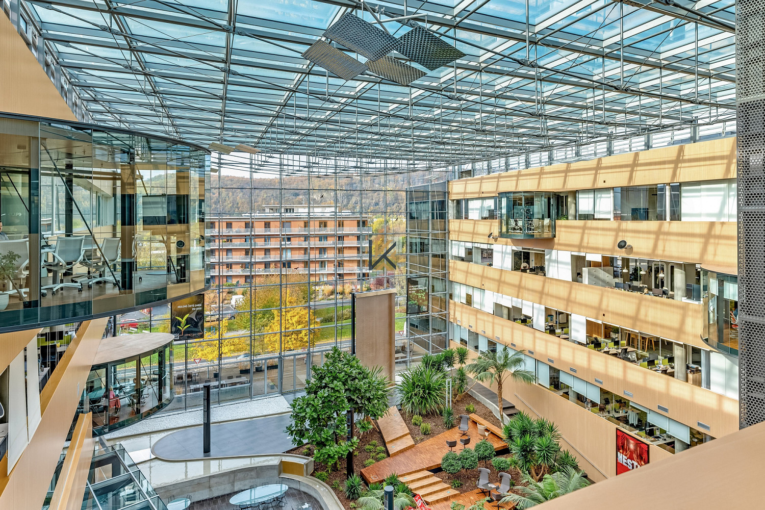 Pronájem kanceláře 1 085 m²
