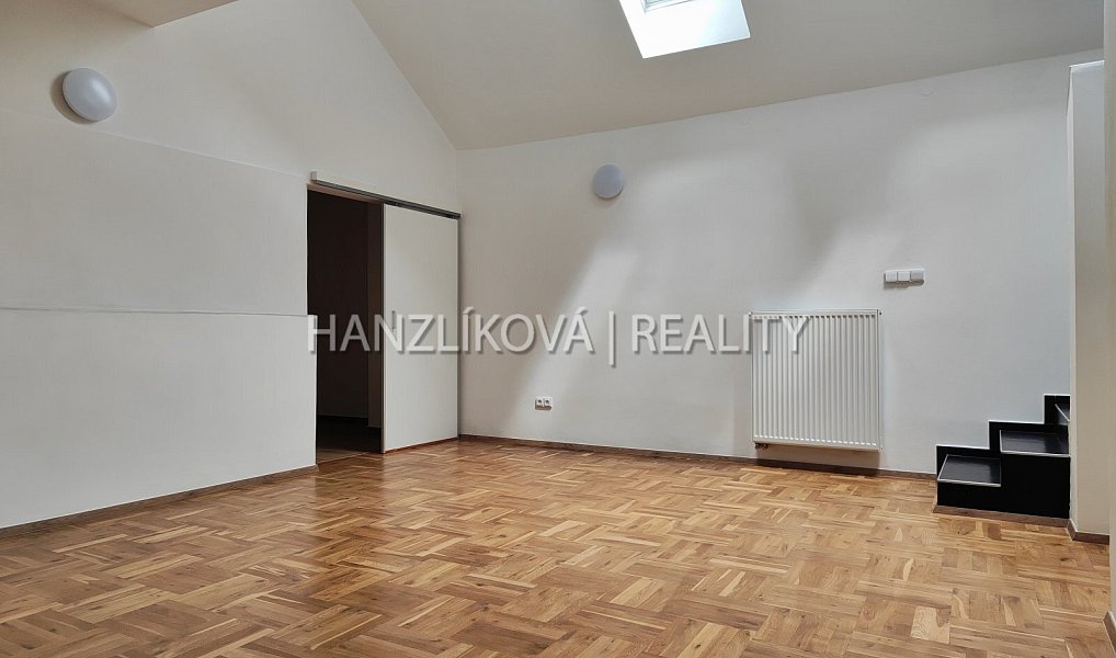 Pronájem bytu 3+kk 105 m², České Budějovice – náhled fotky 4