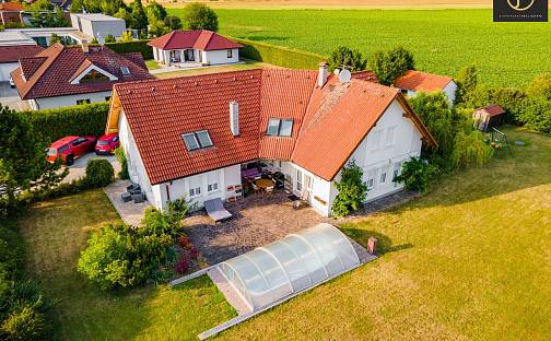 Prodej domu 350 m² s pozemkem 1 993 m²