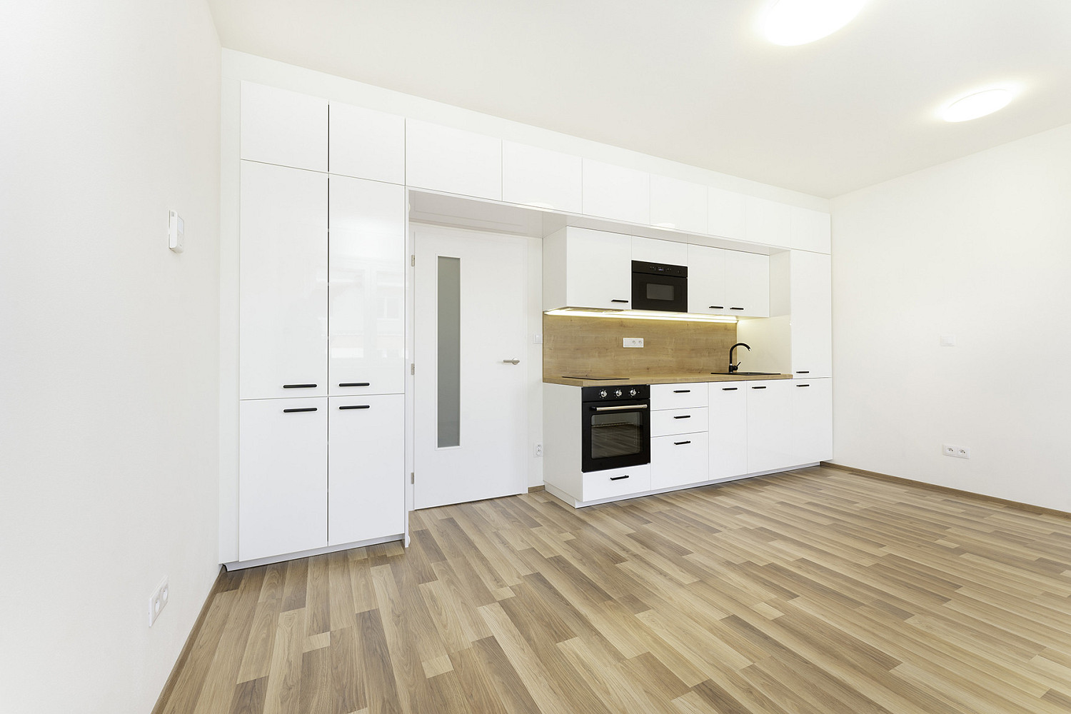Pronájem bytu 1+kk 29 m² — photo 2