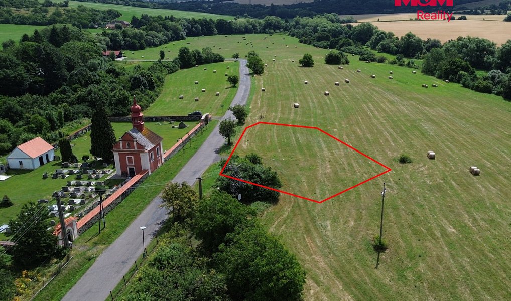 Prodej stavebního pozemku 1 556 m², Valeč – náhled fotky 2