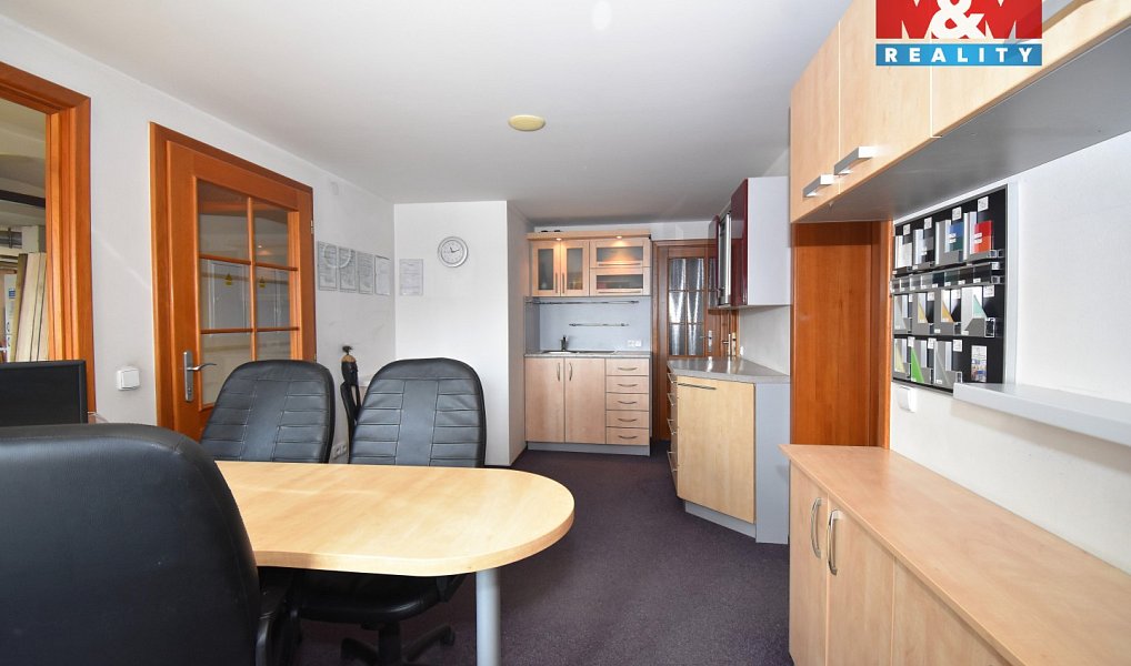 Prodej výrobních prostor 1 200 m², Spálov – náhled fotky 4