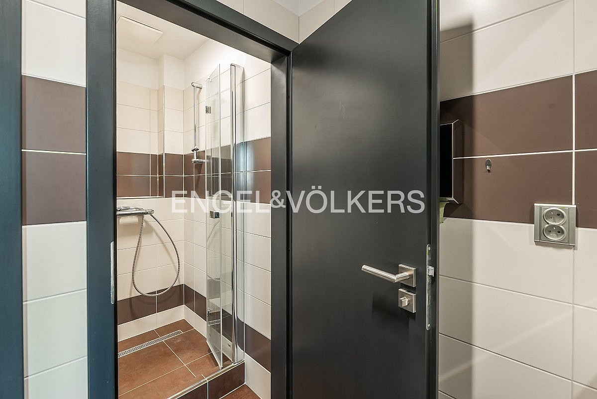Pronájem kanceláře 254 m² – fotografie 4