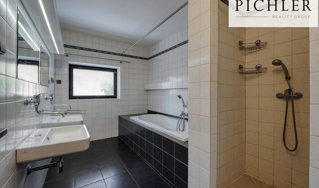 Prodej domu 320 m² s pozemkem 1 660 m², Tymákov – náhled fotky 17