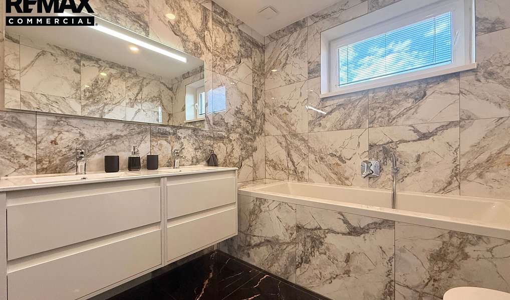 Prodej domu 220 m² s pozemkem 726 m², Polerady – náhled fotky 31