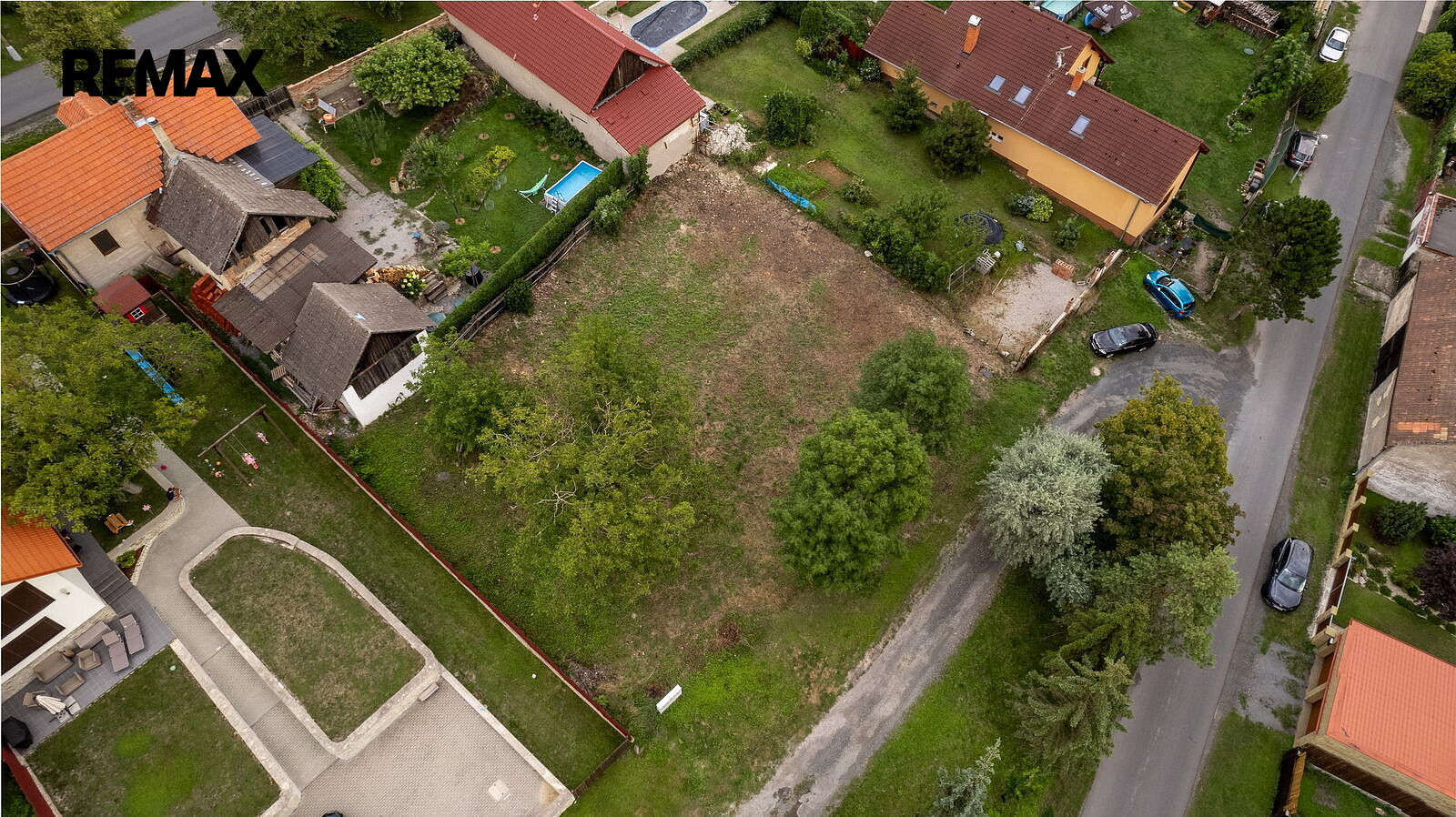 Prodej stavebního pozemku 825 m²
