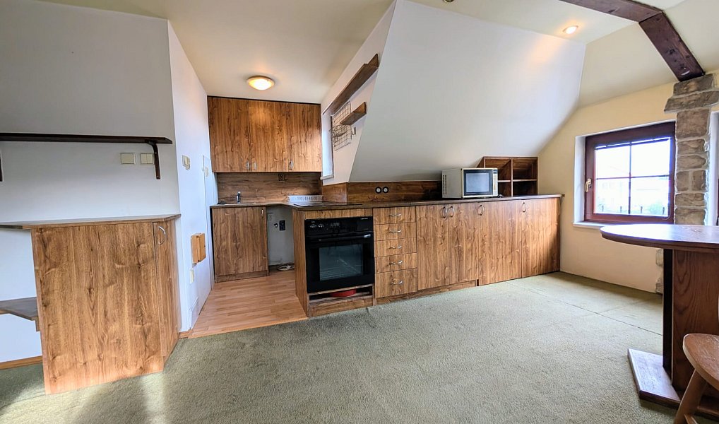 Pronájem bytu 2+1 55 m², Beroun – fotka 1 z 8