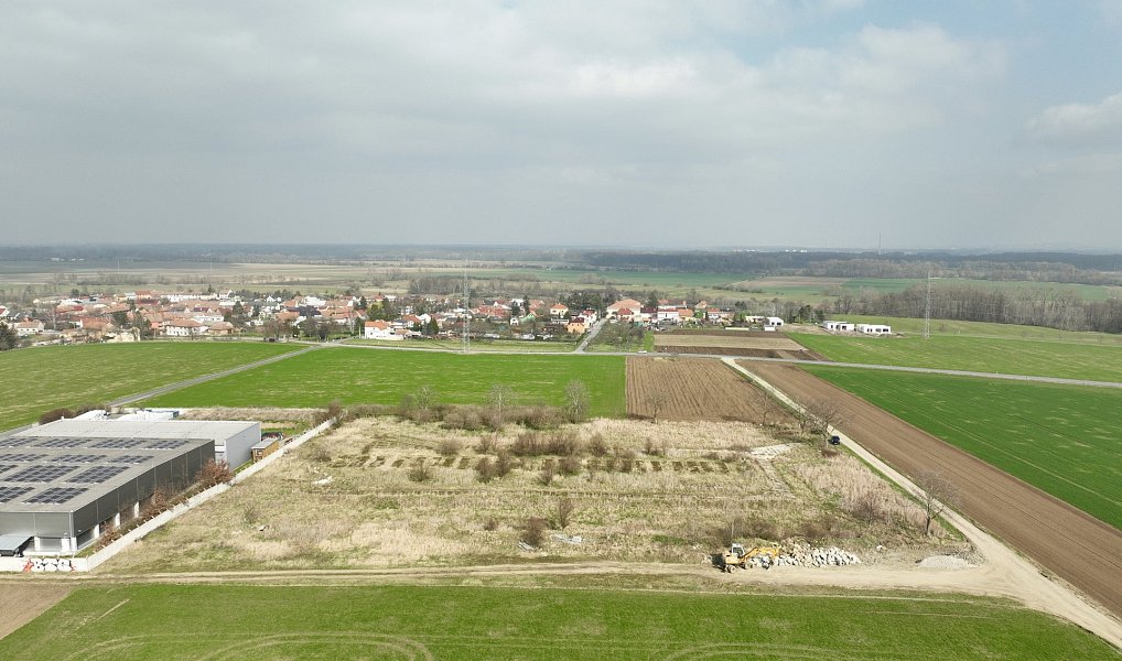 Prodej komerčního pozemku 13 821 m², Bezměrov – náhled fotky 3