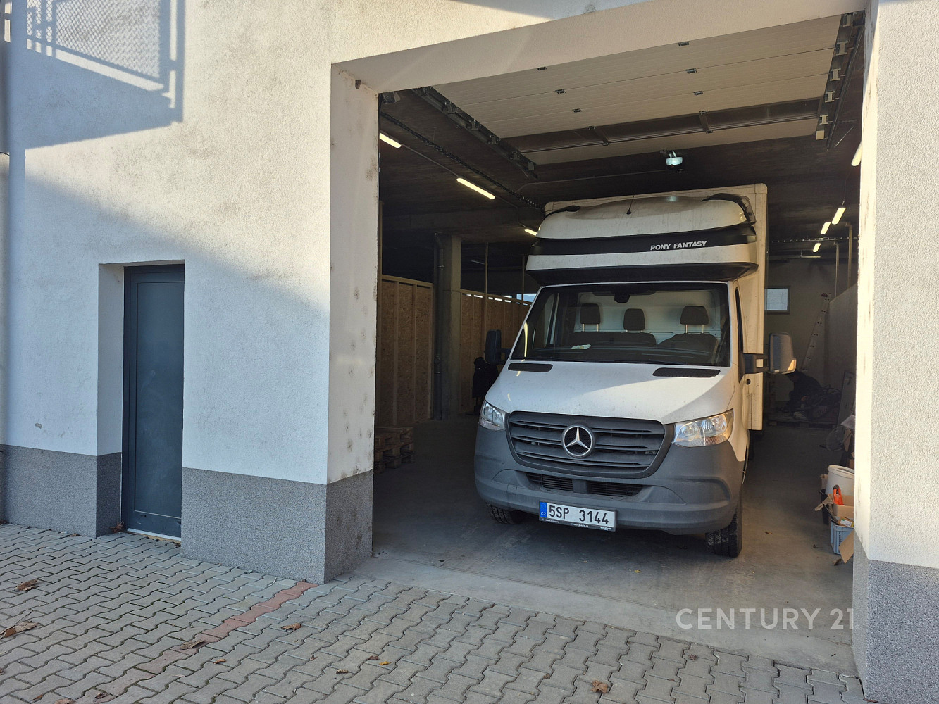Pronájem skladovacích prostor 102 m² – fotografie 5