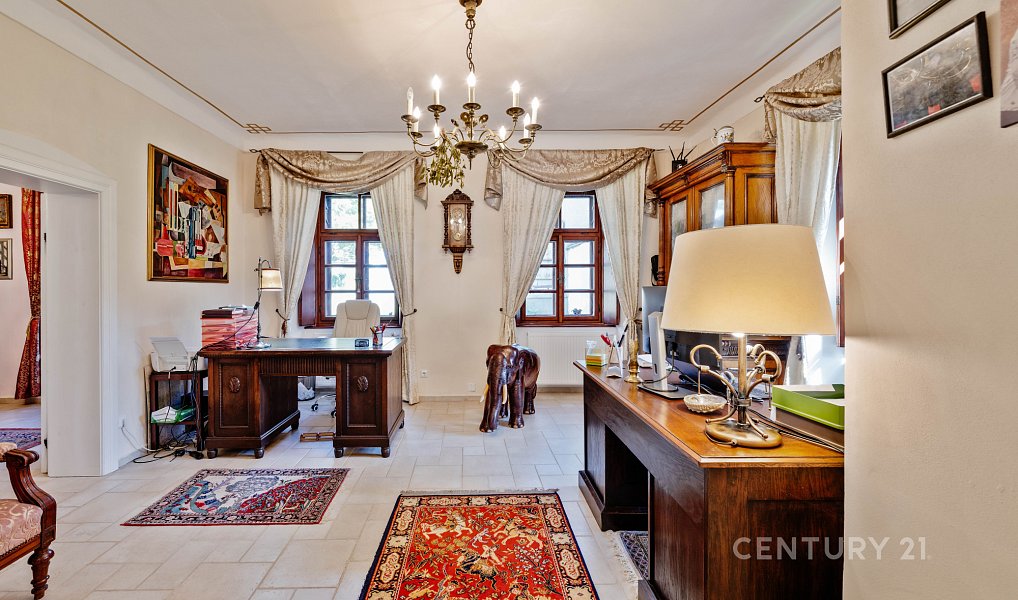 Prodej domu 465 m² s pozemkem 2 031 m², Roudná – náhled fotky 9