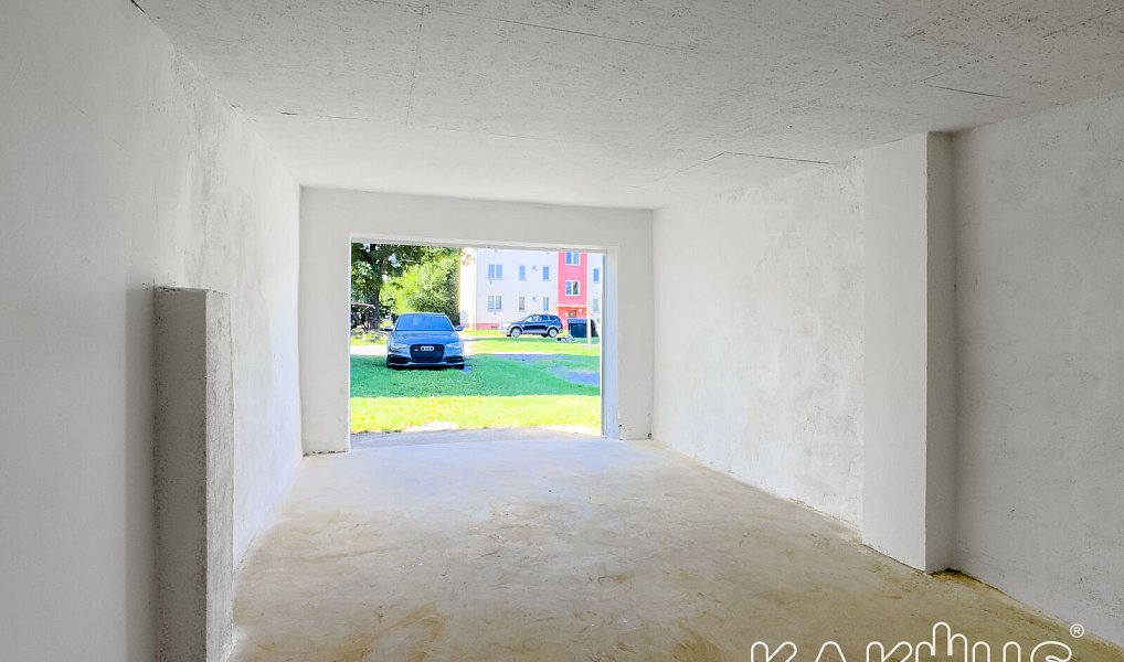 Prodej prostorné zděné garáže / skladu (24 m2) v Kunčičkách, Ostrava – náhled fotky 2