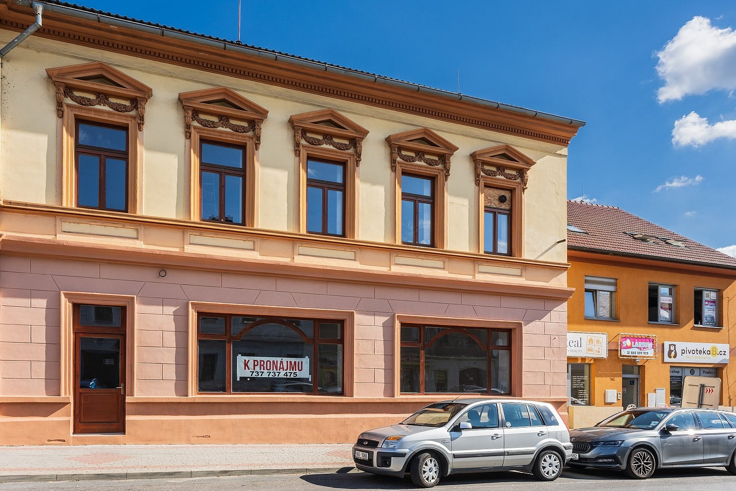 Pronájem obchodních prostor 150 m²