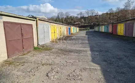 Pronájem garáže 17 m2, Slaný, Smečenská ul., Smečenská, Slaný, okres Kladno