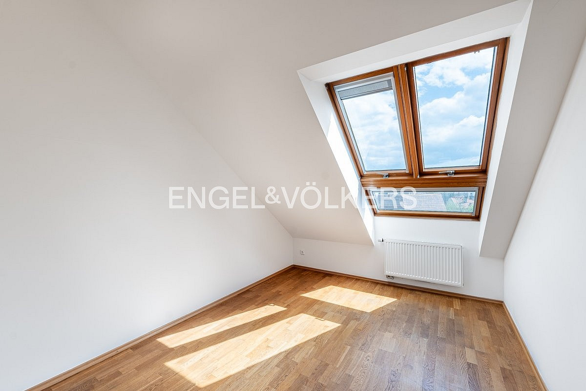 Pronájem bytu 4+1 147 m² – fotografie 5