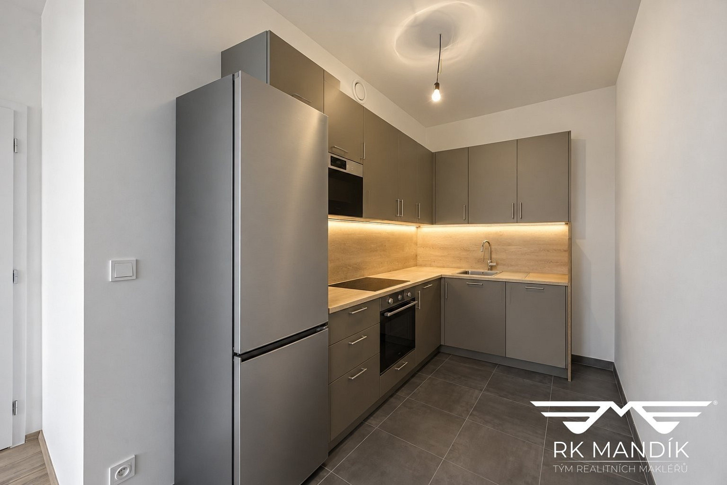 Pronájem bytu 2+kk 45 m² – fotografie 3