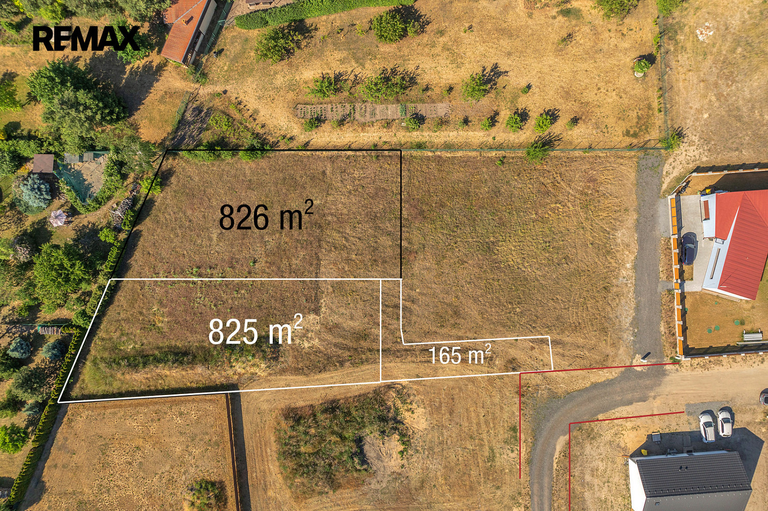 Prodej stavebního pozemku 825 m² – fotografie 2