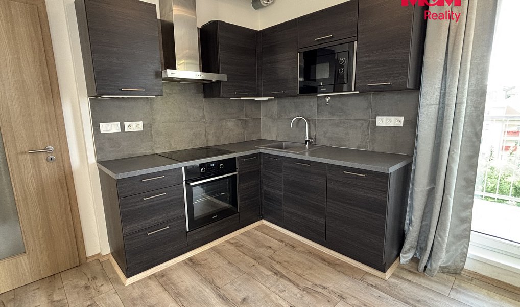 Pronájem bytu 1+kk 42 m², Praha – náhled fotky 2