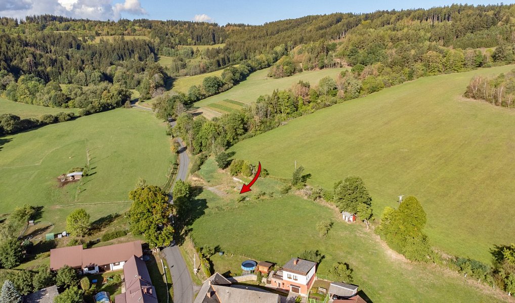 Prodej stavebního pozemku 1 629 m², Mokrosuky – náhled fotky 2