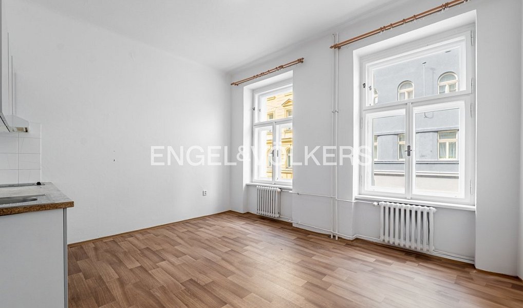 Pronájem bytu 1+kk, 24 m², Bubeneč - Praha 7, Praha